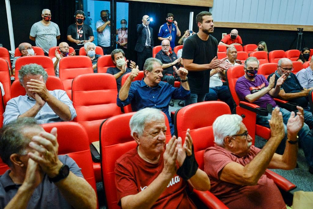 Proposta de que 10% de membros de comissões de conselho fosse formada por negros e mulheres violaria artigo contra discriminação de estatuto