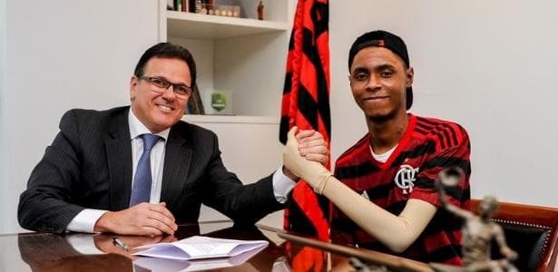 Lista vai de Dunshee pai vendendo Zico a suspeita de fake para atacar opositores, passando por empresa nos EUA e defesa de agressão de Braz