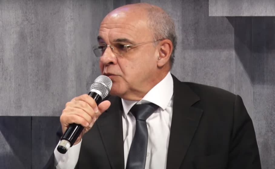 Eduardo Bandeira de Mello fala sobre eleições do Flamengo em entrevista