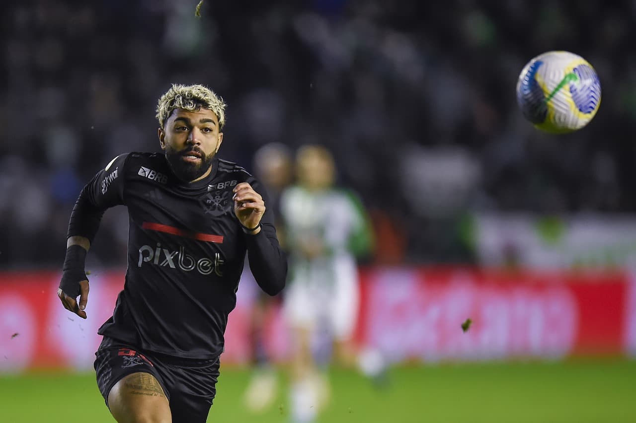 Gabigol em campo na derrota do Flamengo para o Juventude