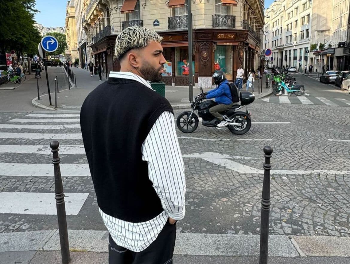 Gabigol tem julgamento suspenso e viaja a Paris enquanto não retorna ao Brasil