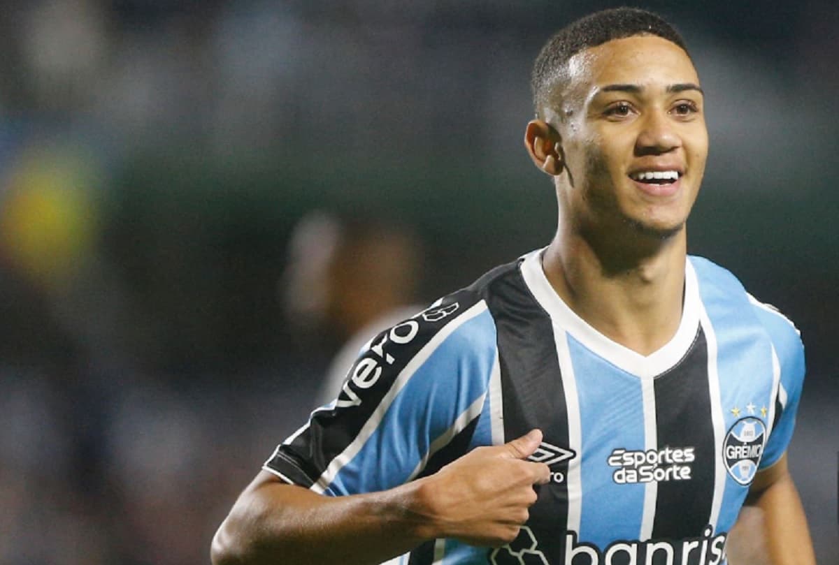 gustavo nunes está fora de jogo contra o flamengo