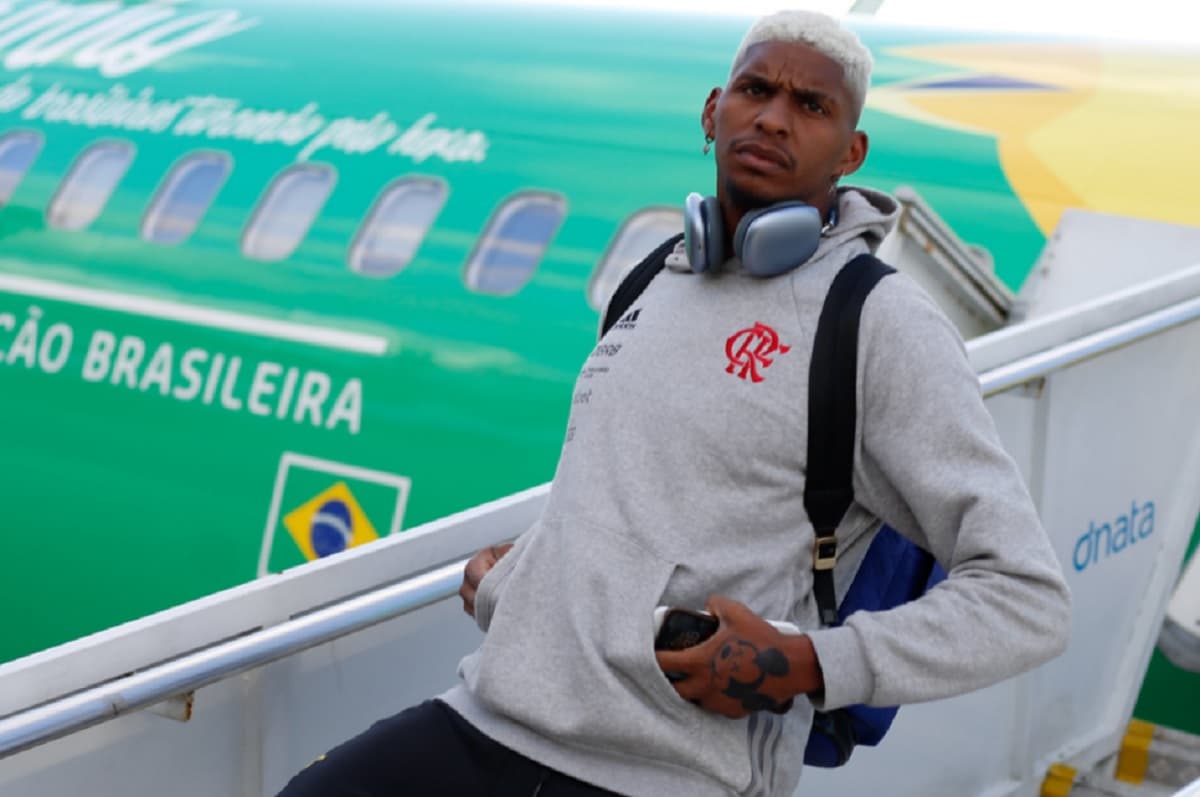 hugo souza vai deixar o flamengo corintihans