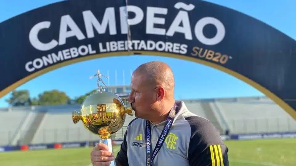 Mário Jorge conquista Libertadores com o Flamengo