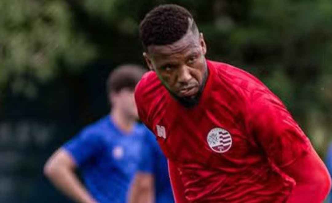 rafael vaz ex-flamengo em treino do náutico