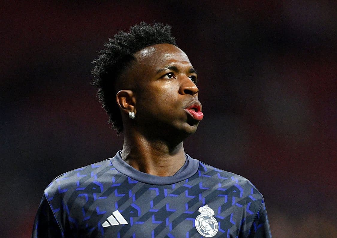 Vini Jr antes de entrar em campo pelo Real Madrid