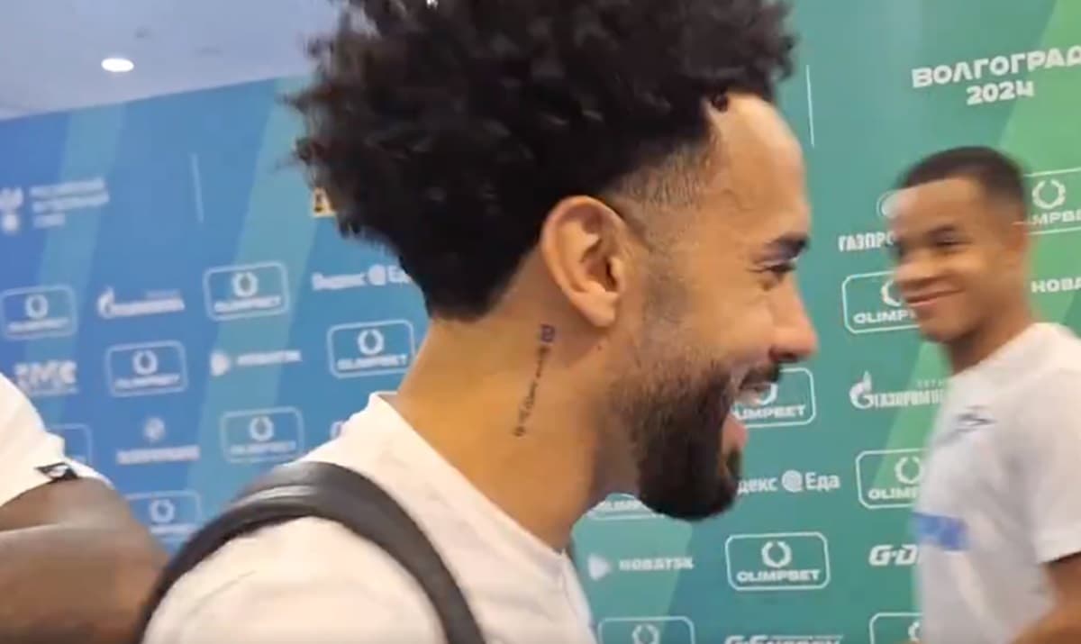 Claudinho sorri entrevista zenit flamengo