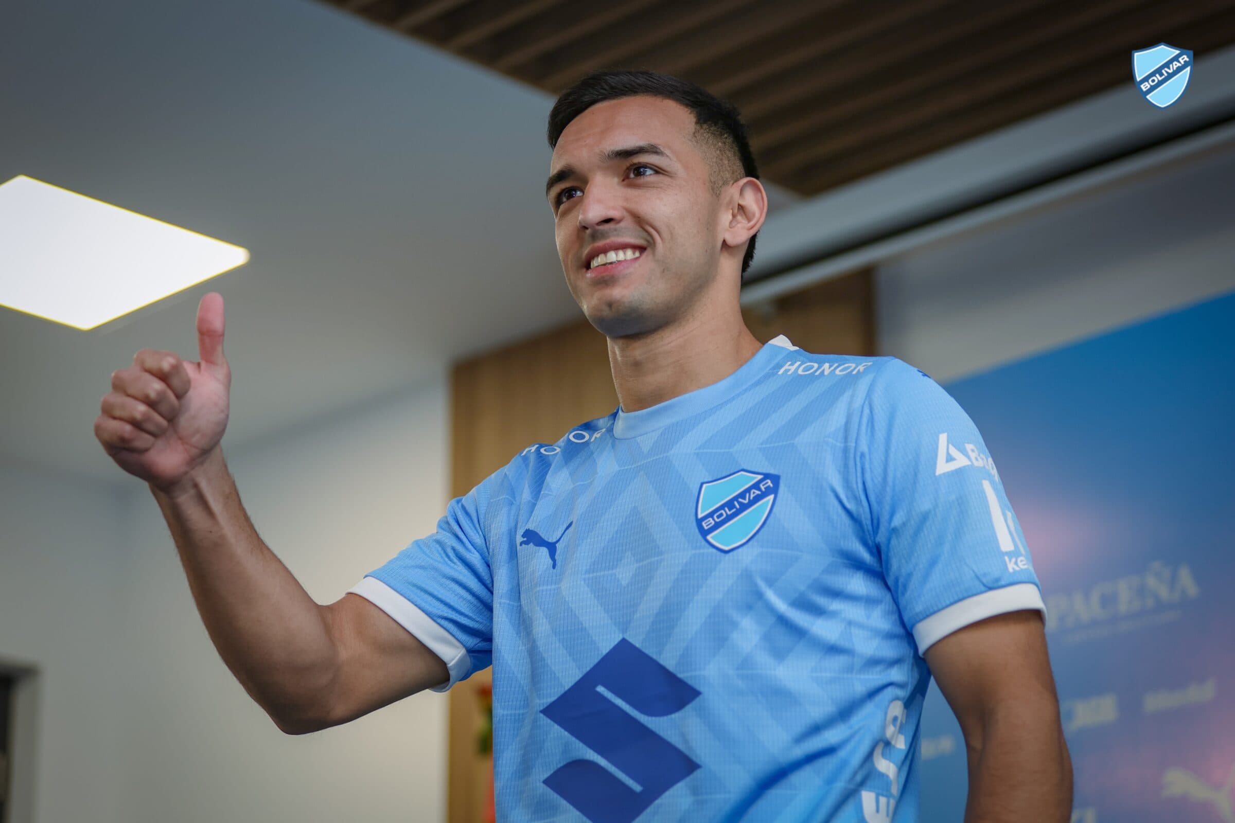 Oviedo em apresentação no Bolívar; atacante vai enfrentar o Flamengo na Libertadores