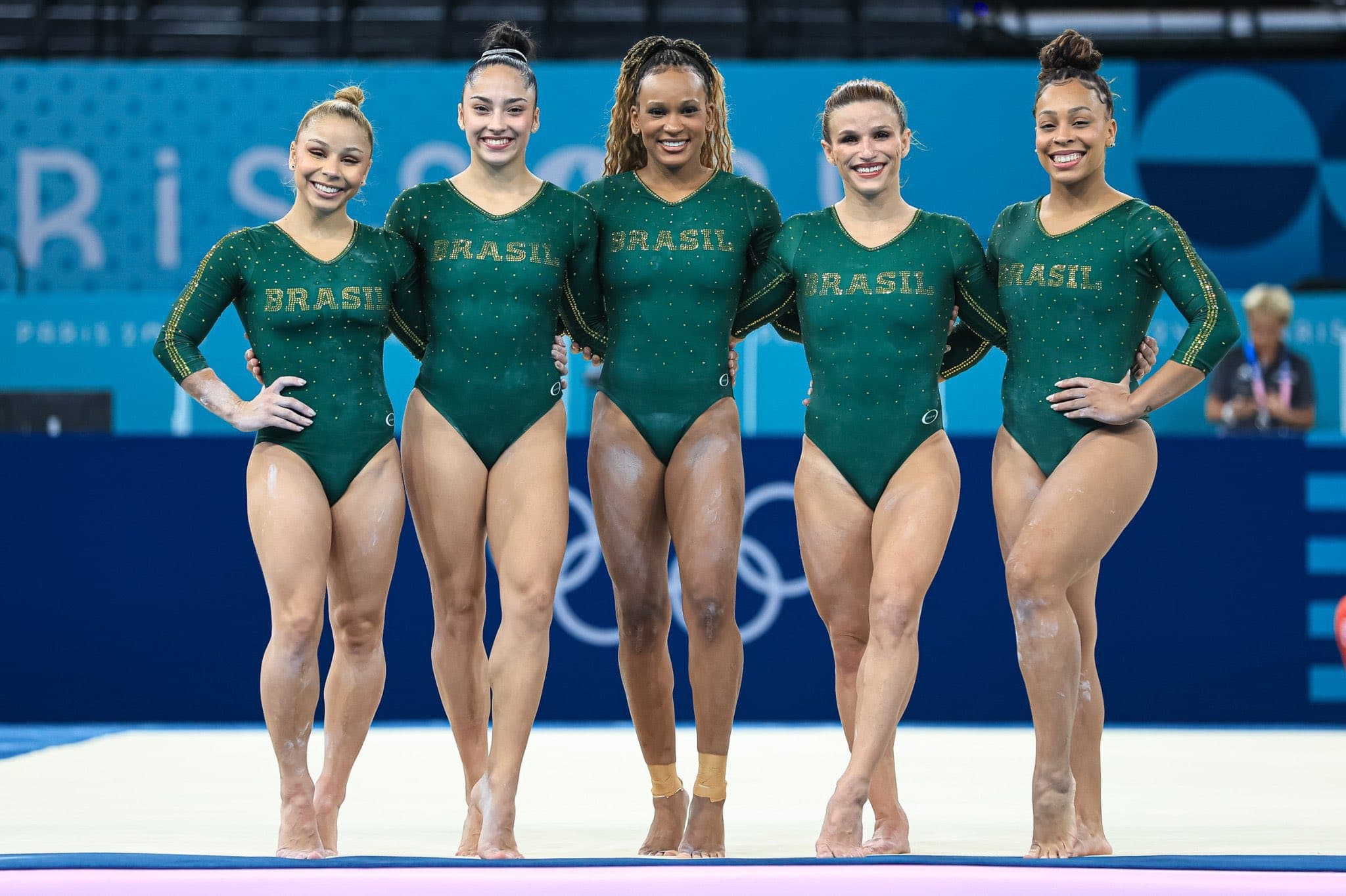 Rebeca Andrade, Jade Barbosa, Flávia Saraiva, Lorrane Oliveira, do Flamengo, e Júlia Soares após apresentação do Brasil na ginástica nas Olimpíadas