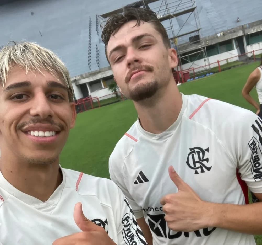 Werton e Noga em treinamento no Ninho do Urubu; Garotos do Ninho se despediram do Flamengo