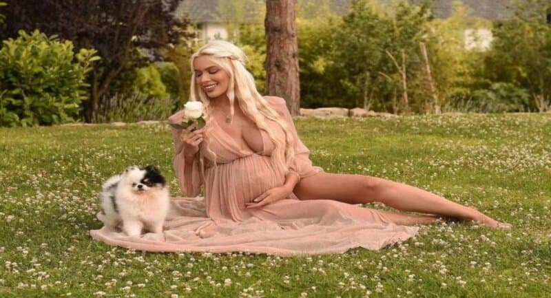 Karoline gravida da filha Cecília