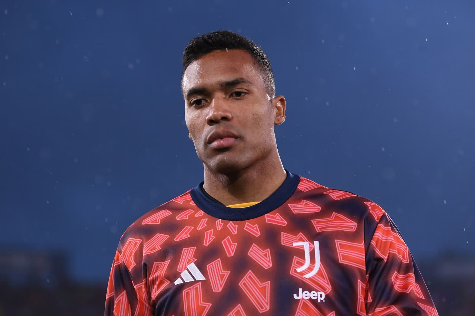 Alex Sandro deixou de vestir a camisa da Juventus e pode reforçar o Flamengo