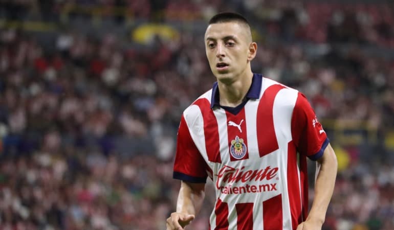 Roberto 'Piojo' Alvarado, atacante mexicano que pode chegar ao Flamengo