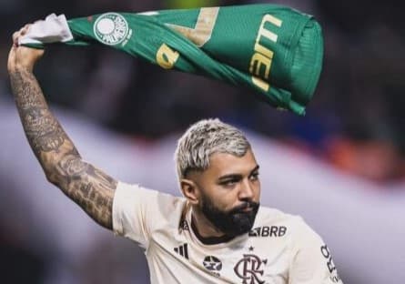 Gabigol com a camisa do Palmeiras no Allianz Parque