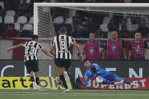 Rossi evita derrota maior do Flamengo, contra o Botafogo