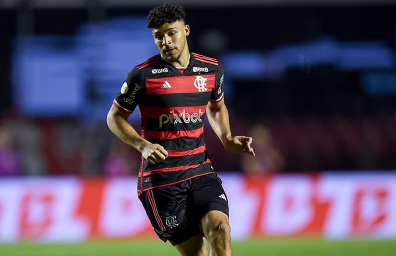Victor Hugo em ação durante São Paulo x Flamengo, no Morumbis, pelo Brasileirão 2024