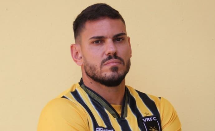 Revelado pelo Flamengo, zagueiro Fabrício é anunciado pelo Volta Redonda