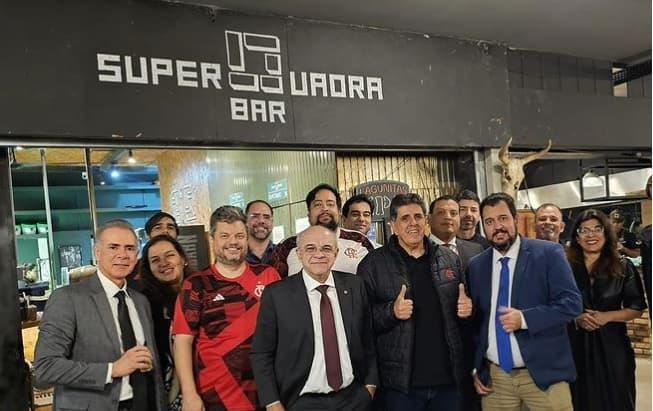 Bandeira, MGM e sócios do Flamengo em Brasília. Anúncio de apoio de Bandeira a seu ex-vice-geral na eleição do Flamengo vem após pesquisa que mostra sua força junto à torcida do Flamengo