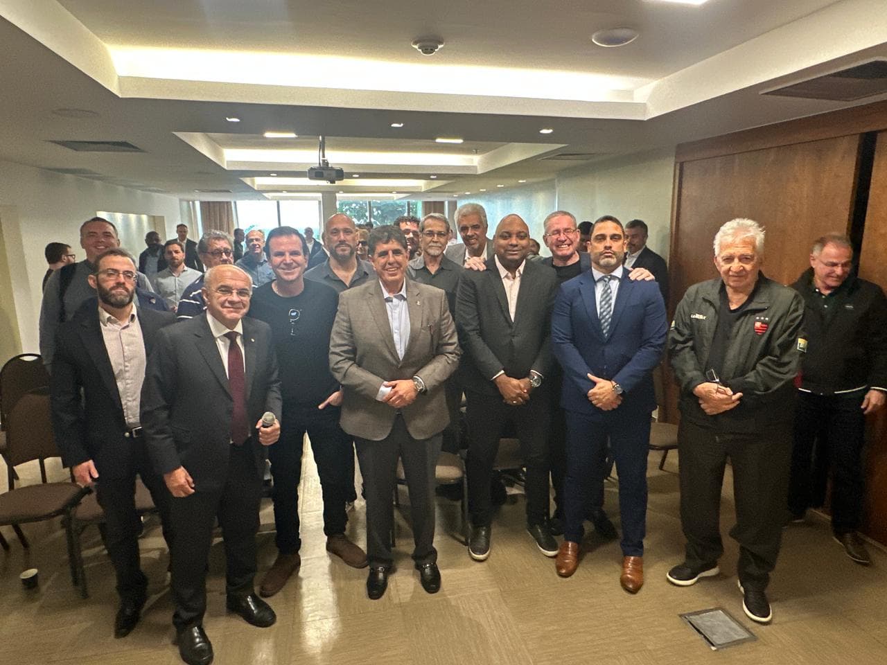 Reunião Eduardo Paes, Bandeira de Mello, estádio do Flamengo