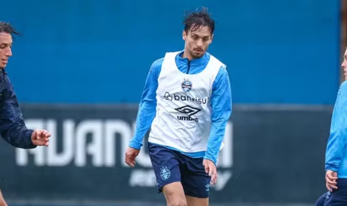 rodrigo caio ex-flamengo em treino do grêmio