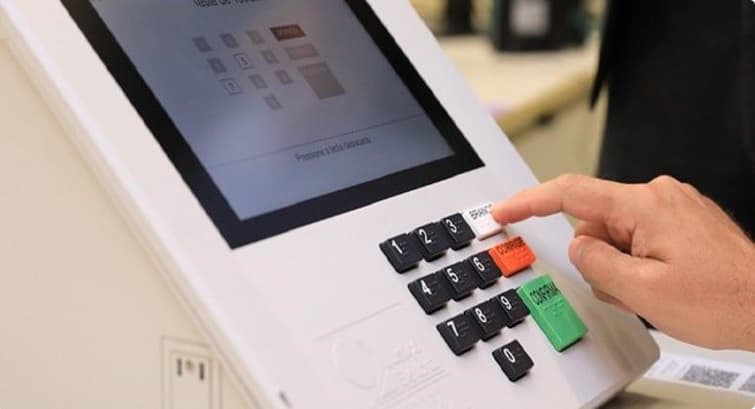 Pela primeira vez na história, eleição do Flamengo terá urna eletrônica; TRE vai ceder equipamento para votação do dia 9 de dezembro