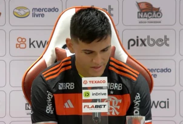 Argentino Carlos Alcaraz concedeu coletiva de imprensa na apresentação no Flamengo