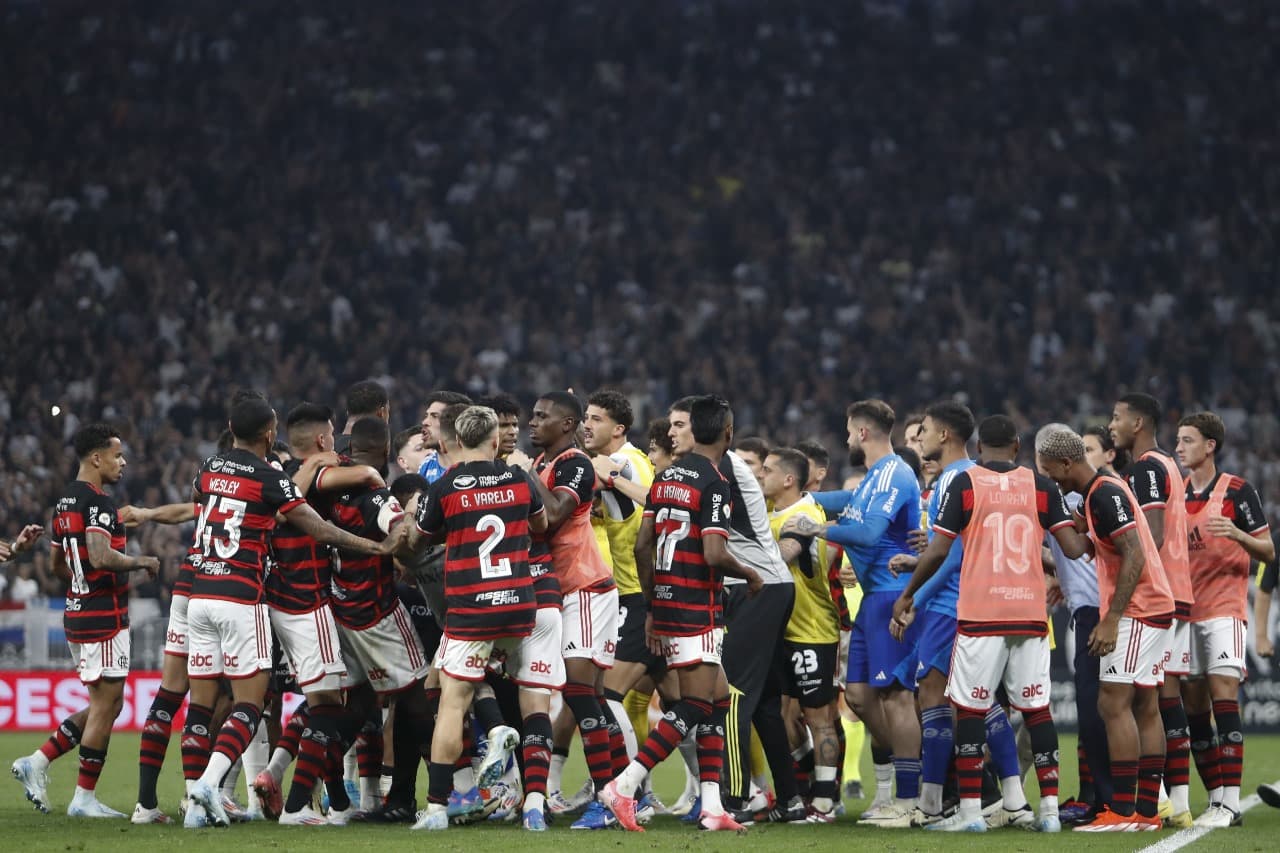 Confusão entre Flamengo e Corinthians