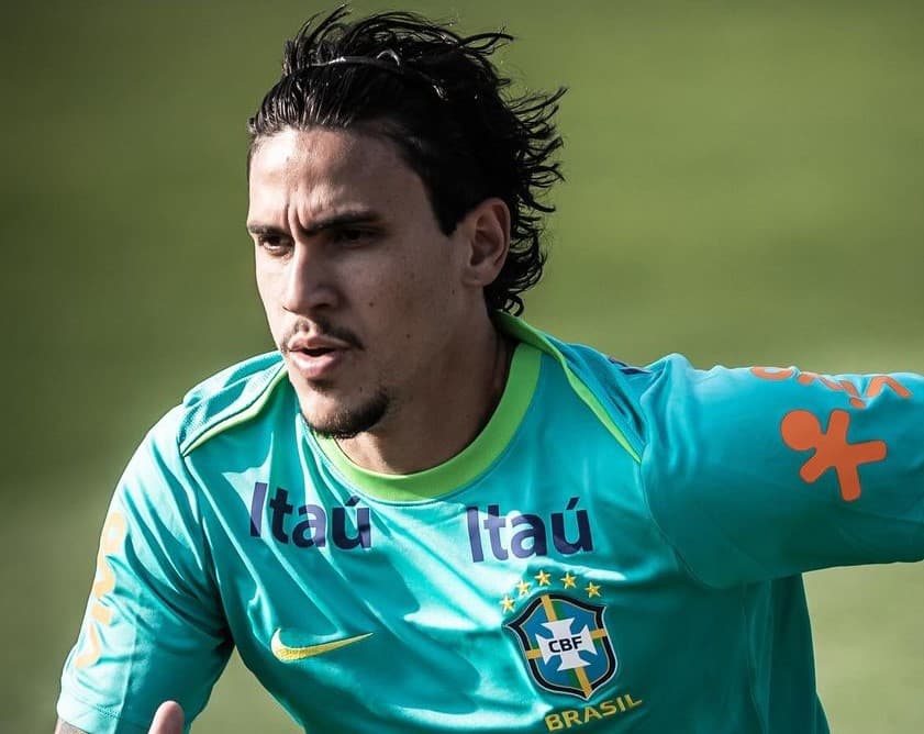 Pedro em treino da Seleção Brasileira; Flamengo pedirá para CBF cobrir diferença de indenização da Fifa por Pedro