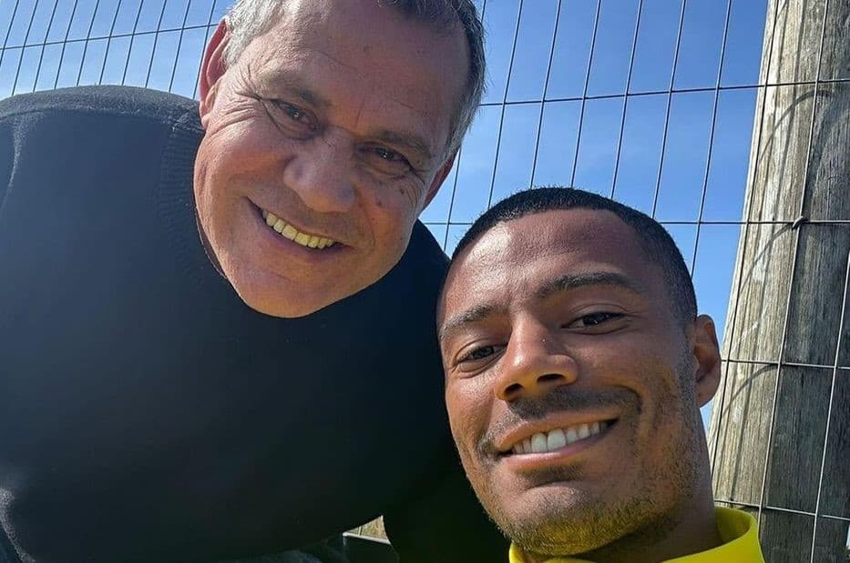 Ruben Paz, ídolo do Péñarol e De La Cruz, jogador do Flamengo.