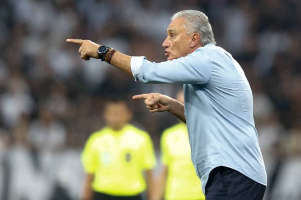 Tite comandando o Flamengo contra o Corinthians