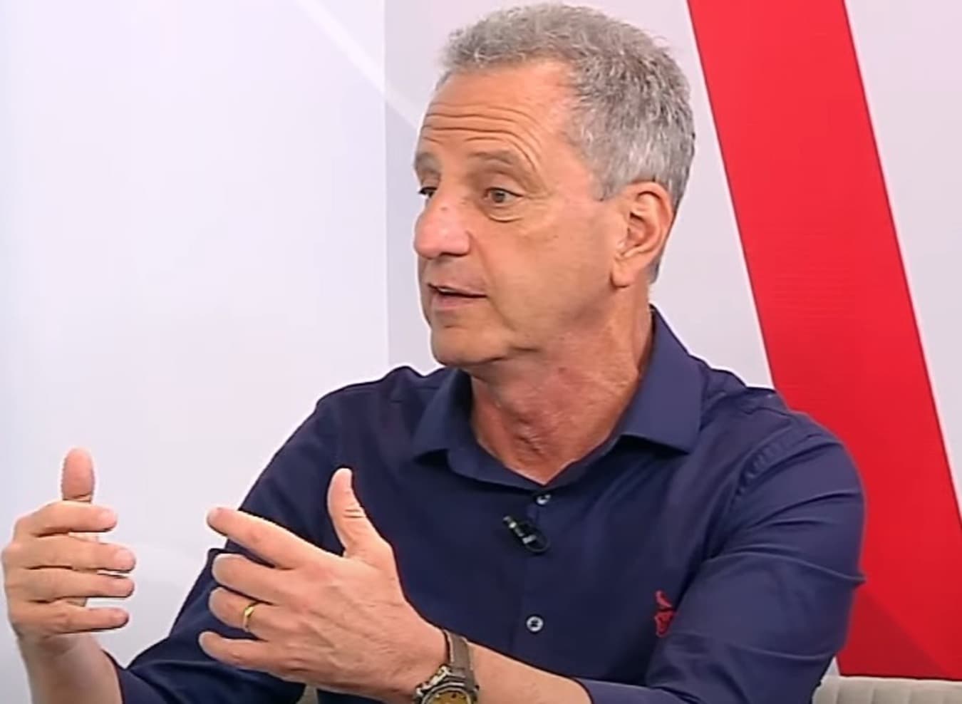 Landim em entrevista; presidente entra em disputa com a Assembleia Geral sobre segurança no dia da eleição do Flamengo