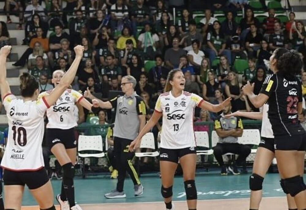 Sesc Flamengo comemora ponto na estreia da Superliga Feminina contra Brasília; saiba onde assistir jogo contra Maringá