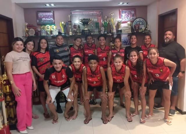 Time feminino fundado por Ronaldo Angelim usa sua casa como alojamento