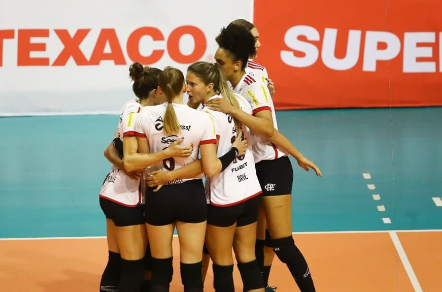 Sesc Flamengo em quadra contra Fluminense