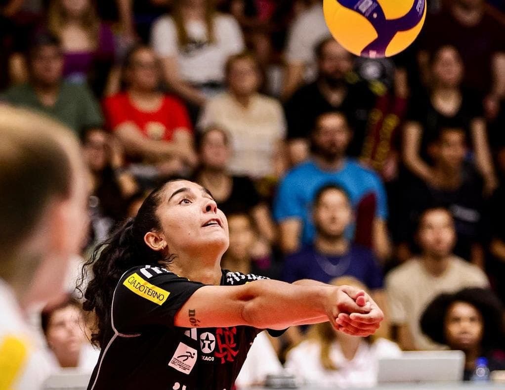 Laís em jogo do Sesc Flamengo na Superliga; líbero projeta partida com o Minas