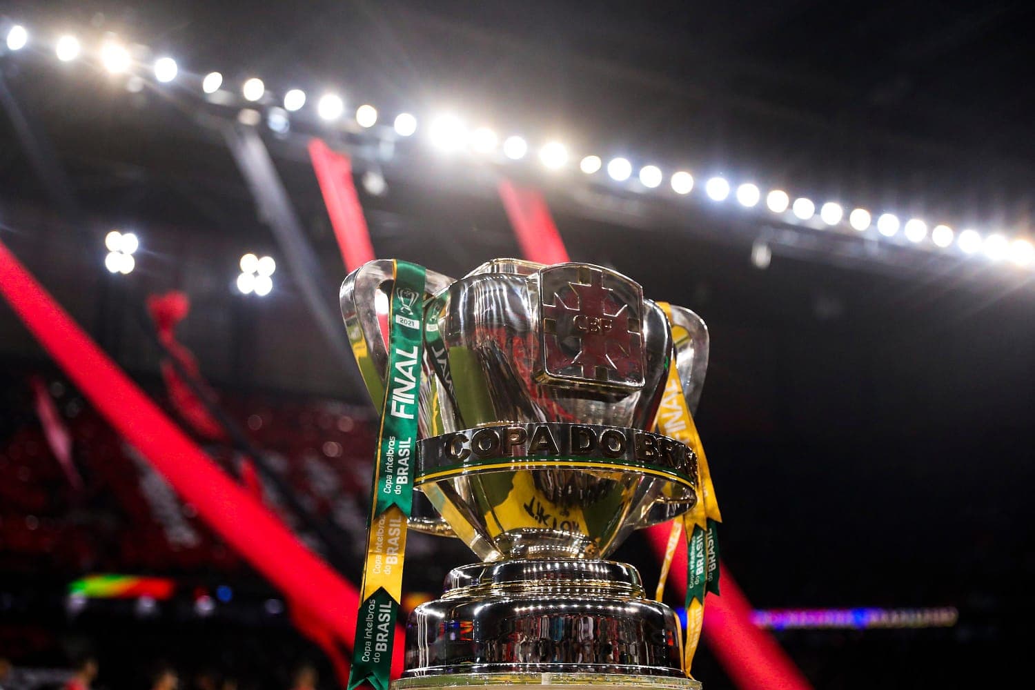 Taça da Copa do Brasil, cobiçada pelo Flamengo em 2024