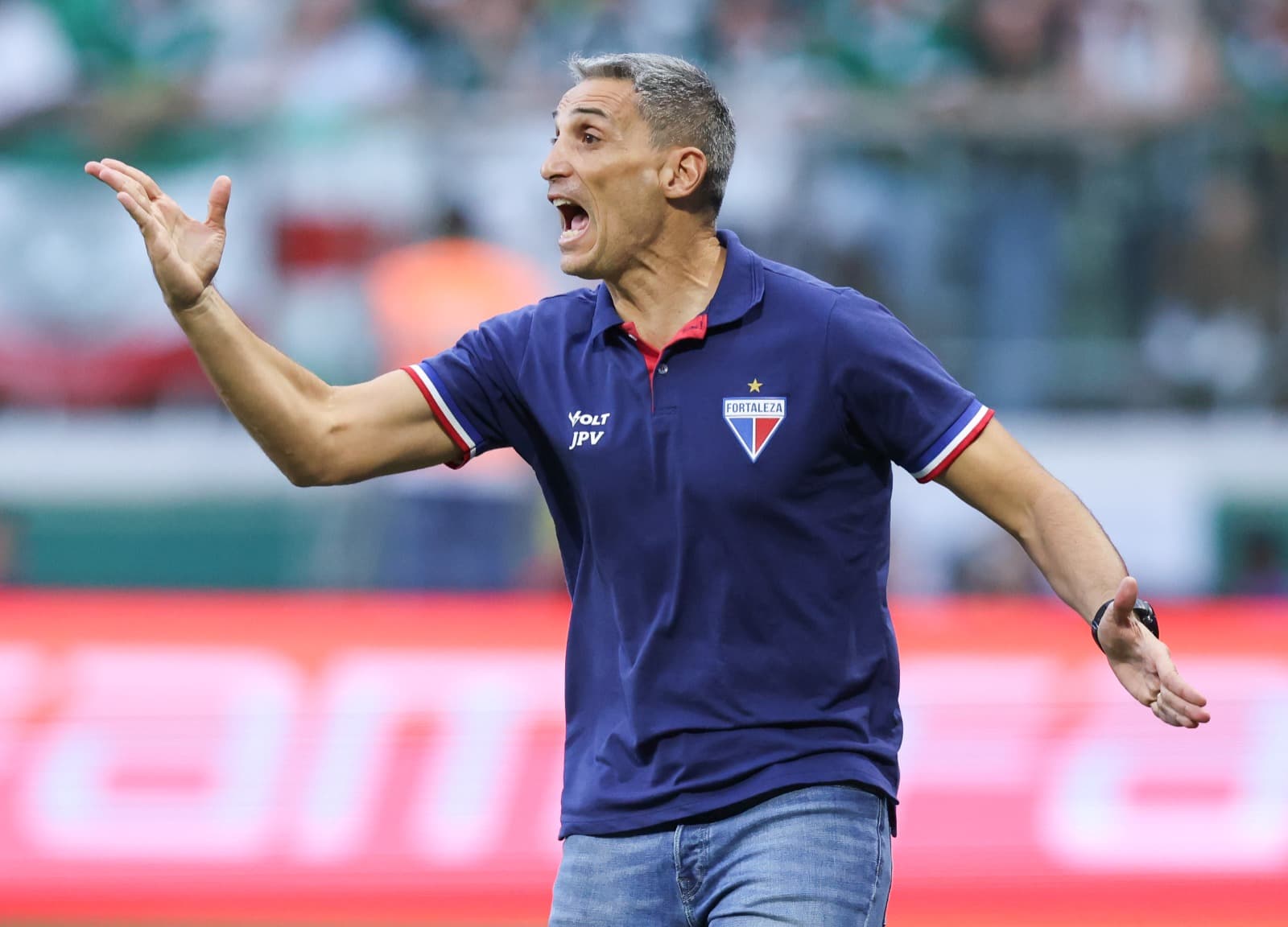 Vojvoda em jogo do Fortaleza; treinador argentino projetou jogo com o Flamengo no Brasileirão