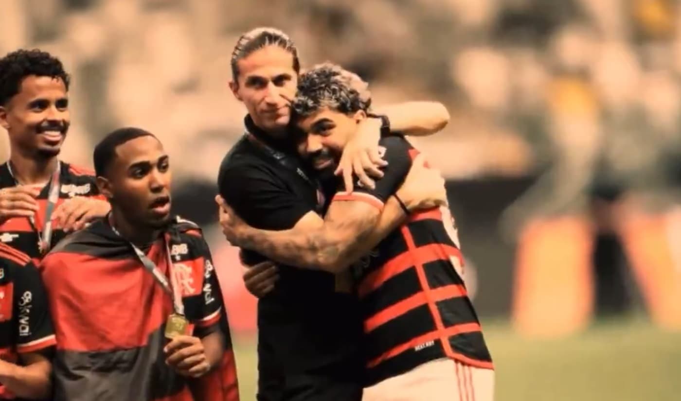 gabigol abraça filipe luís em título do flamengo