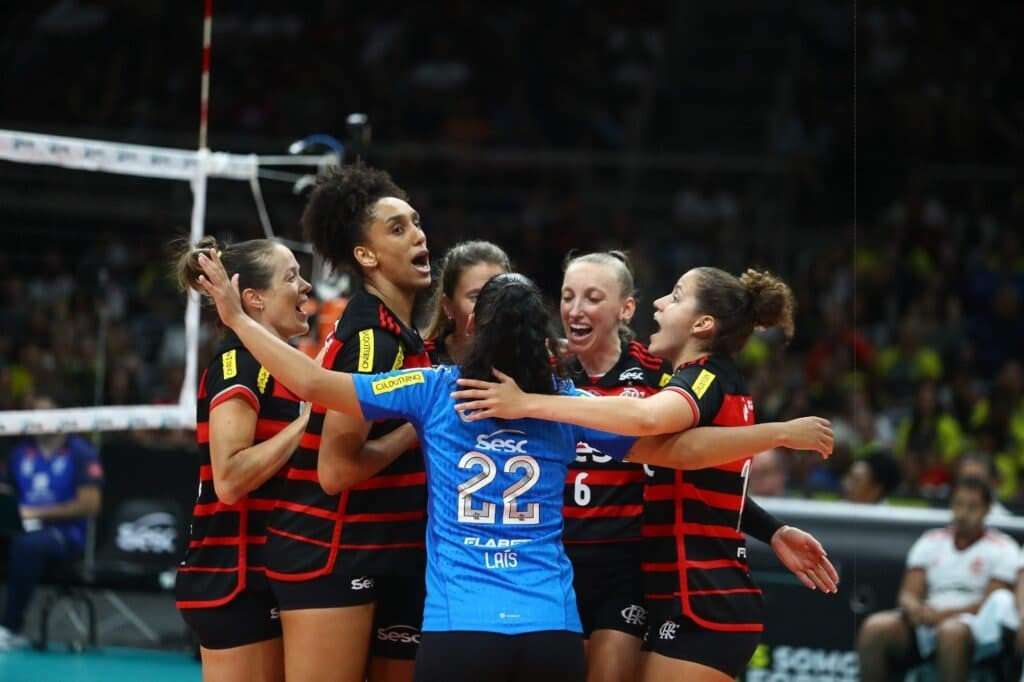 Sesc Flamengo comemorando vitória.