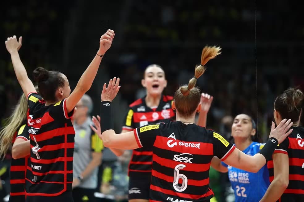 Sesc Flamengo comemorando.