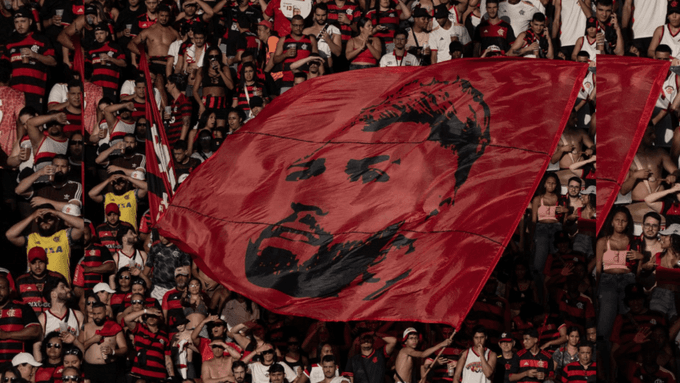 Bandeira do Gabigol na torcida Flamengo