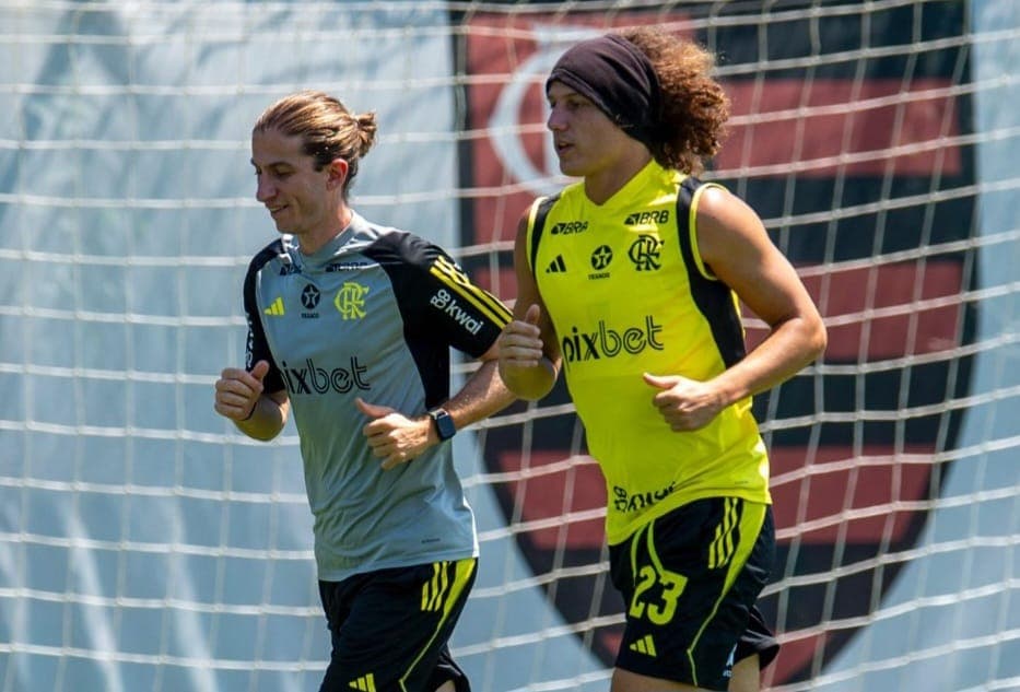 Filipe Luís e David Luiz em treinamento do Flamengo