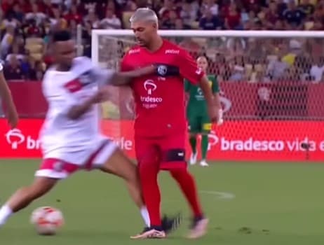 Caneta Arrascaeta Carlos Alberto