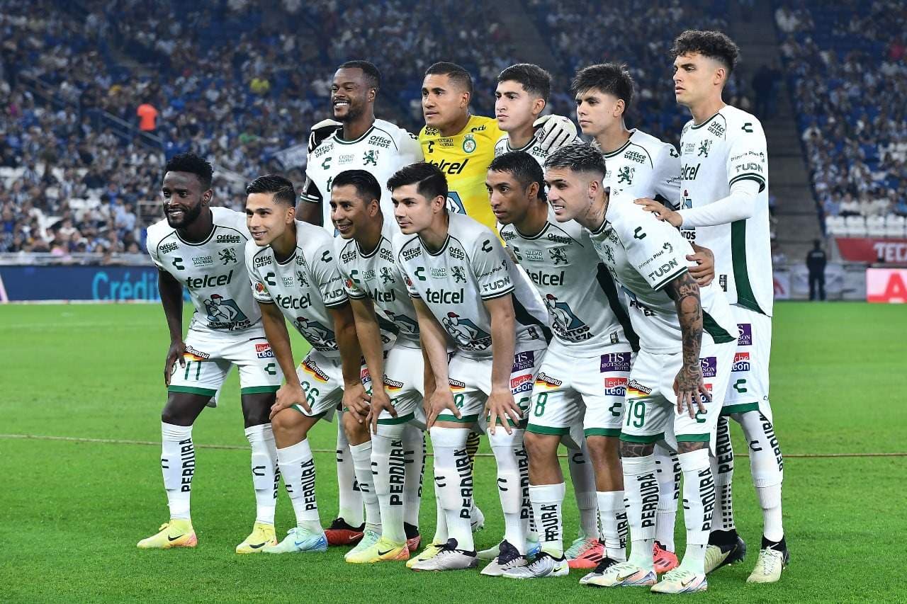 MONTERREY, MÉXICO - 10 DE NOVEMBRO: Jogadores do León posam antes da partida da 17ª rodada entre Monterrey e Leon como parte do Torneo Apertura 2024 Liga MX no Estádio BBVA em 10 de novembro de 2024 em Monterrey, México.