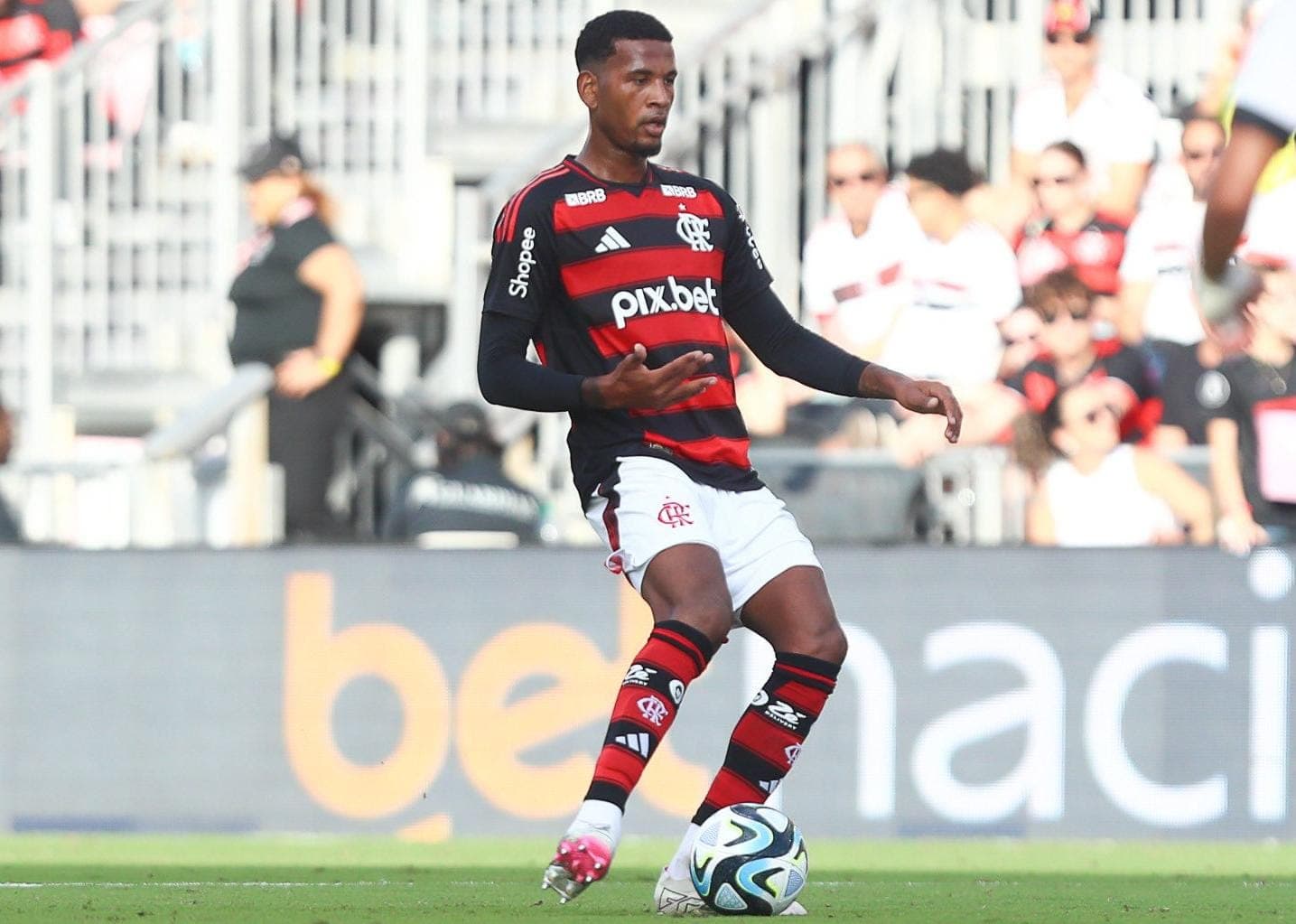 Cleiton durante Flamengo x São Paulo, na Flórida