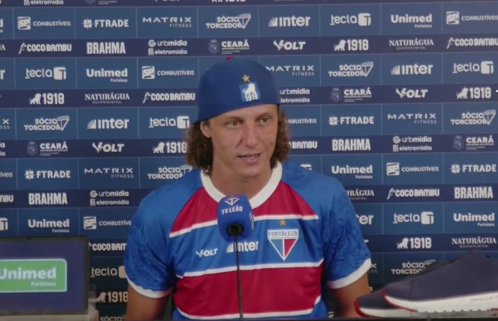 David Luiz em coletiva de apresentação no Fortaleza