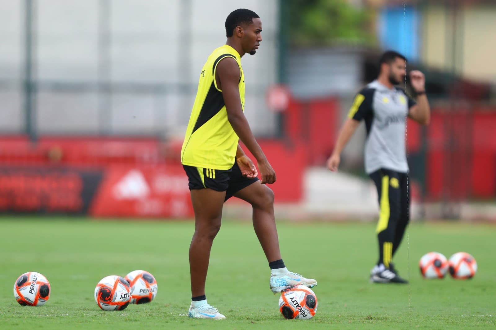 Lorran em treinamento Flamengo