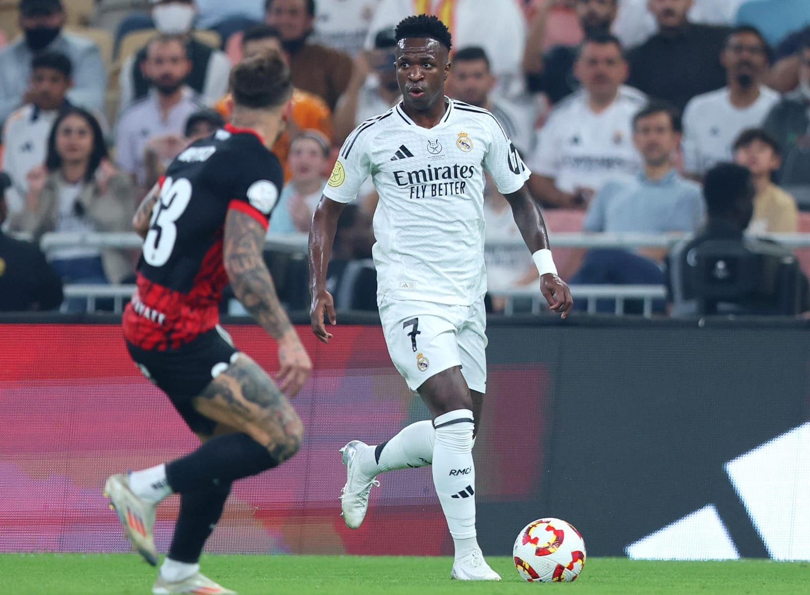 Vini Jr em campo contra o Mallorca