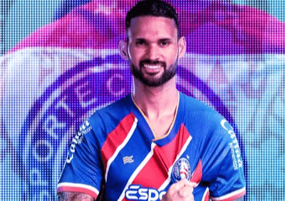 Willian José com a camisa do Bahia
