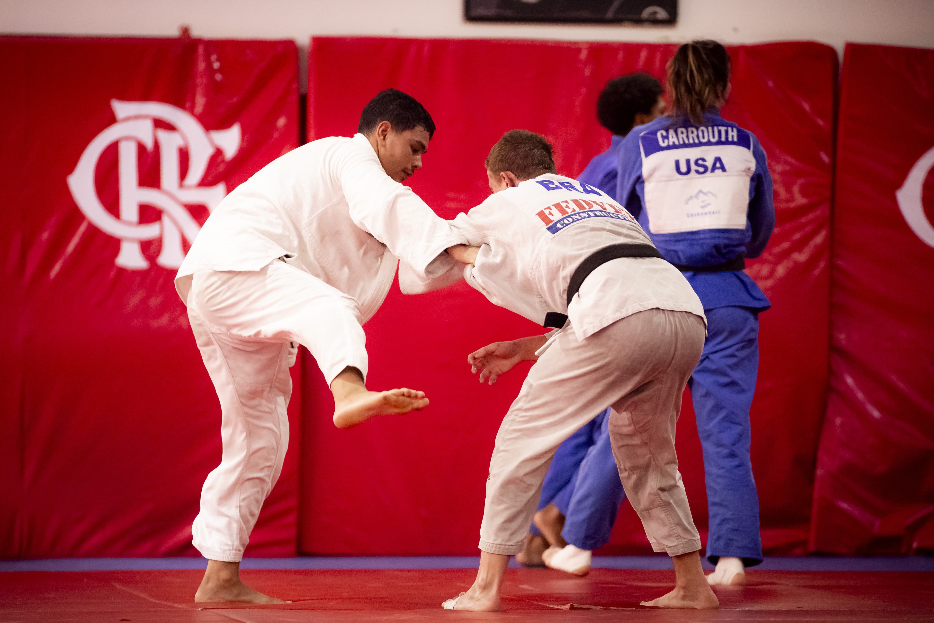 Judocas do Flamengo treinando no clube